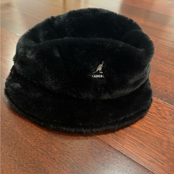 Kangol Faux Fur Bucket - Picture 2 of 3